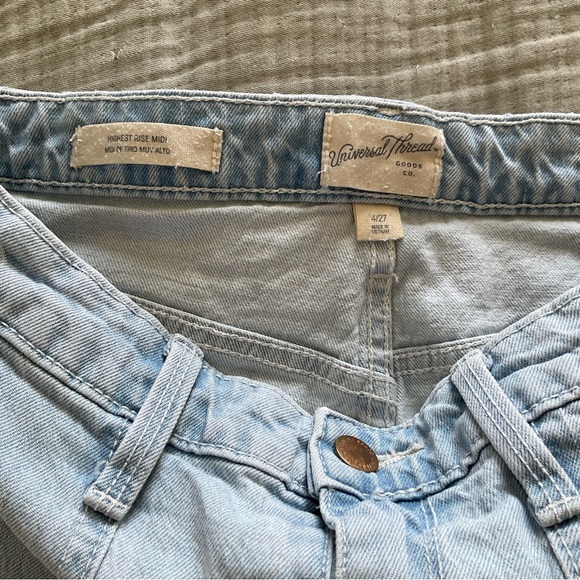 Universal Thread Denim Shorts - Picture 4 of 5